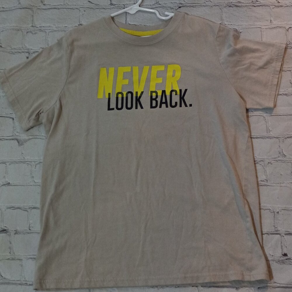 Xersion Boys 14/16 Graphic Tee "Never Look Back"